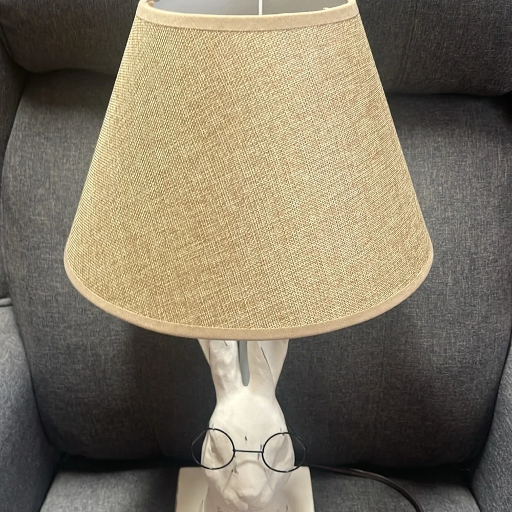 Creating Country Decor Rabbit Table Lamp